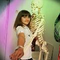 Урок биологии, я и скелет:) скачать фото